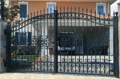 Garden gate Bilbao