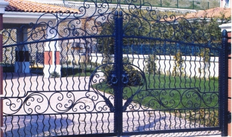 Garden gate Madrid